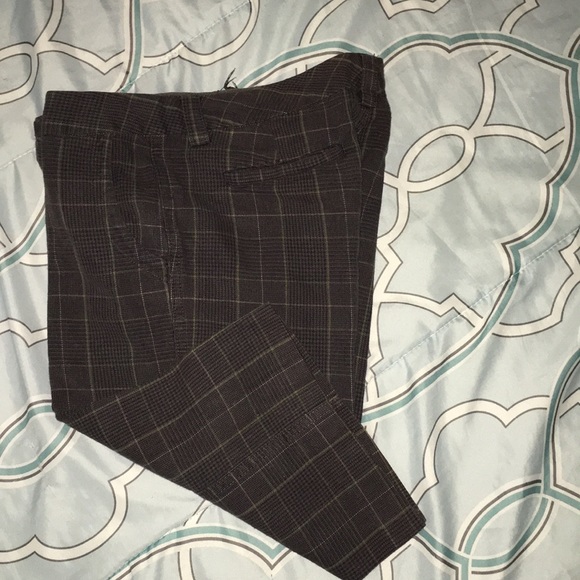 Forever Shorts - Picture 2 of 3